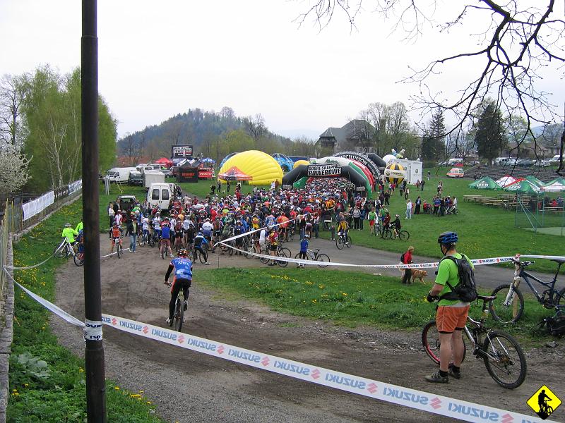 mtb 036.jpg - Oczywiście nie mamy zamiaru pchać się do sektorów…bo i po co? 10, 9… 3, 2, 1 Ogieeeeeeń!!!! Podobno ktoś tam ruszył… my stoimy jeszcze z minutę.